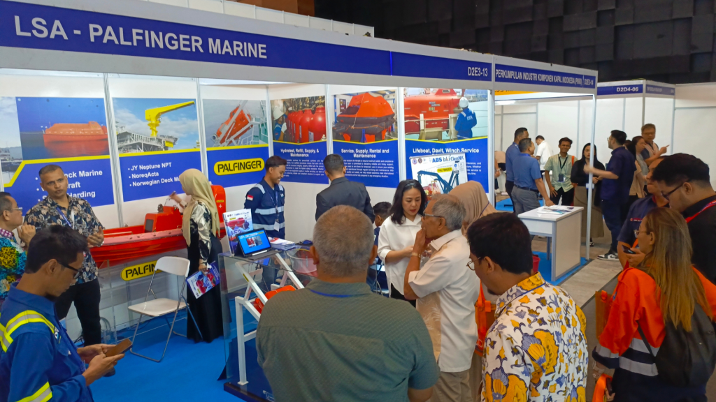 Read more about the article PT Lintas Sinergi Andalan Showcases Maritime Safety Solutions with Palfinger at INAMARINE 2025